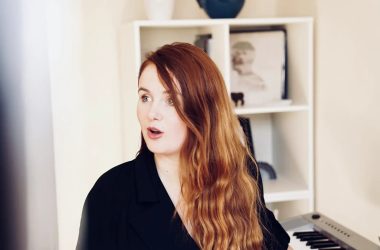 Beth Roars Biography